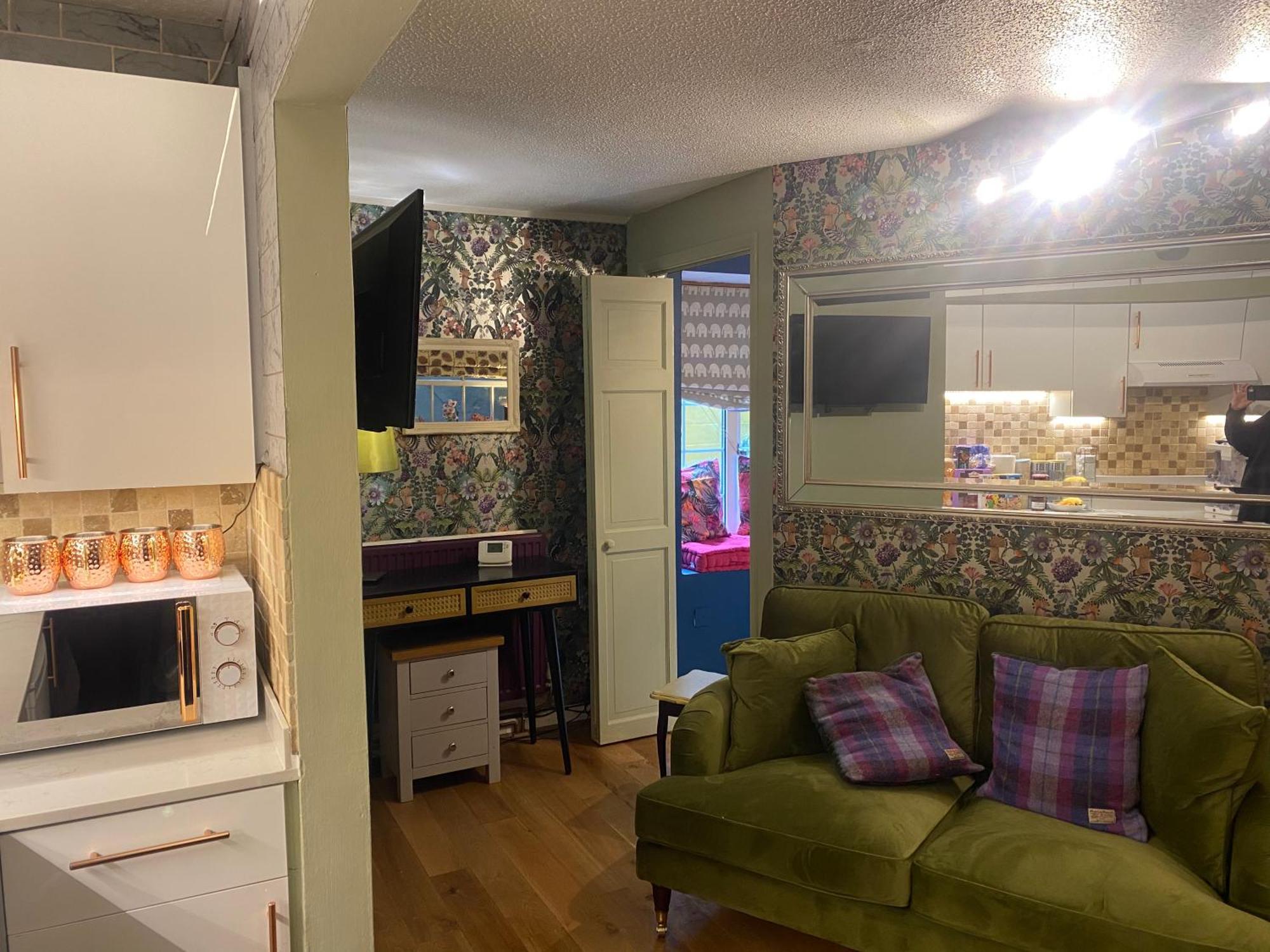 Quiet Lower Floor 2 Bed City Apartment With Private Patio Garden Bath Eksteriør billede