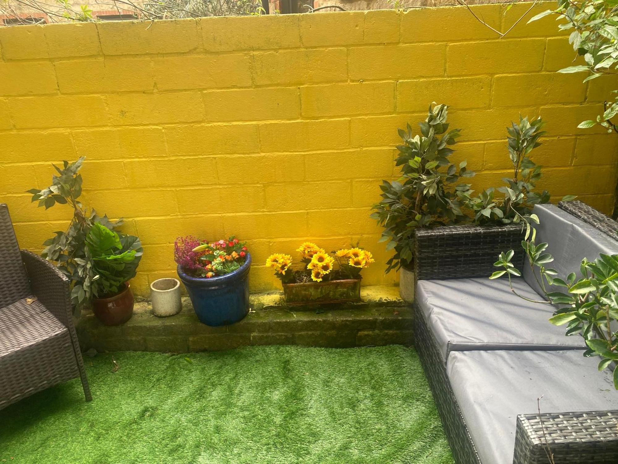 Quiet Lower Floor 2 Bed City Apartment With Private Patio Garden Bath Eksteriør billede
