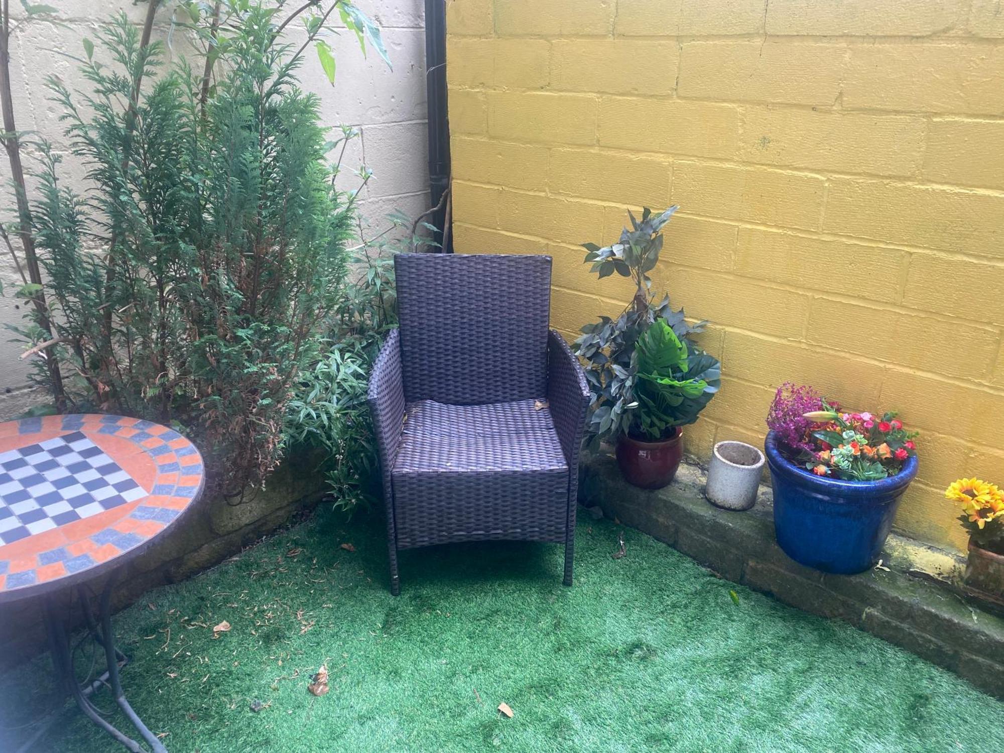 Quiet Lower Floor 2 Bed City Apartment With Private Patio Garden Bath Eksteriør billede