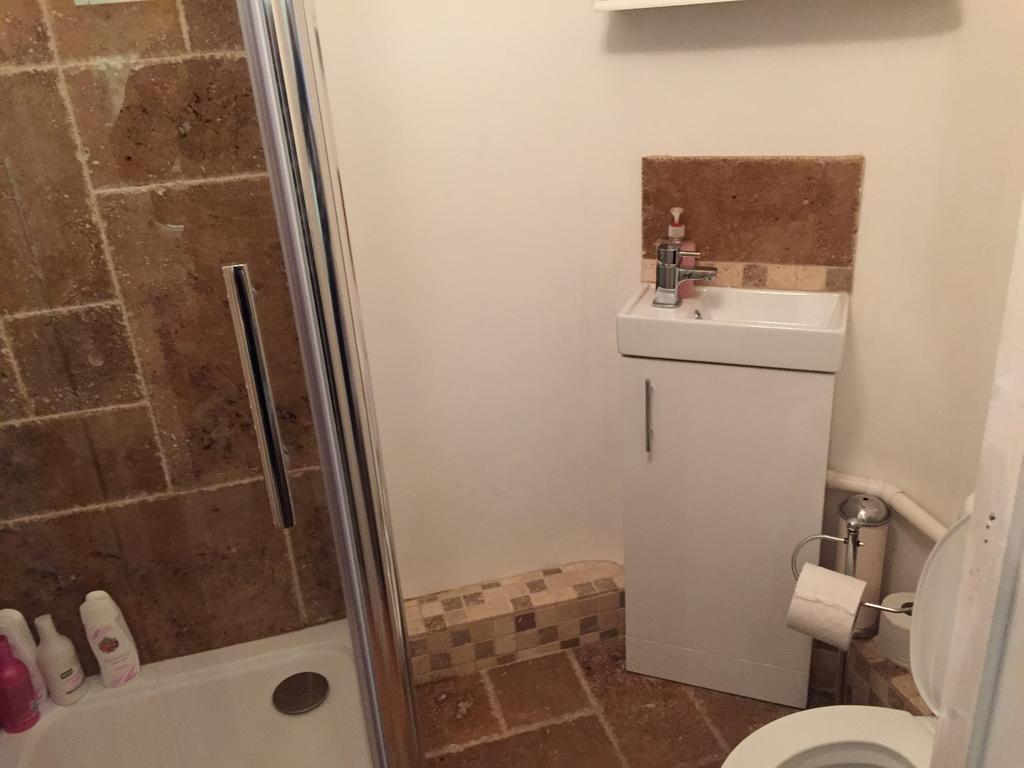 Quiet Lower Floor 2 Bed City Apartment With Private Patio Garden Bath Eksteriør billede